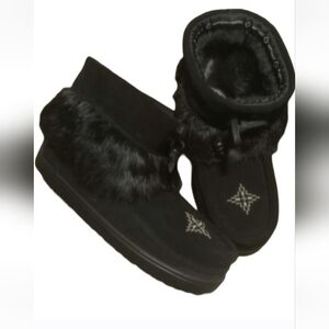 Woman's Manitobah Mukluks Ankle Boots Size 7 Heritage Fit